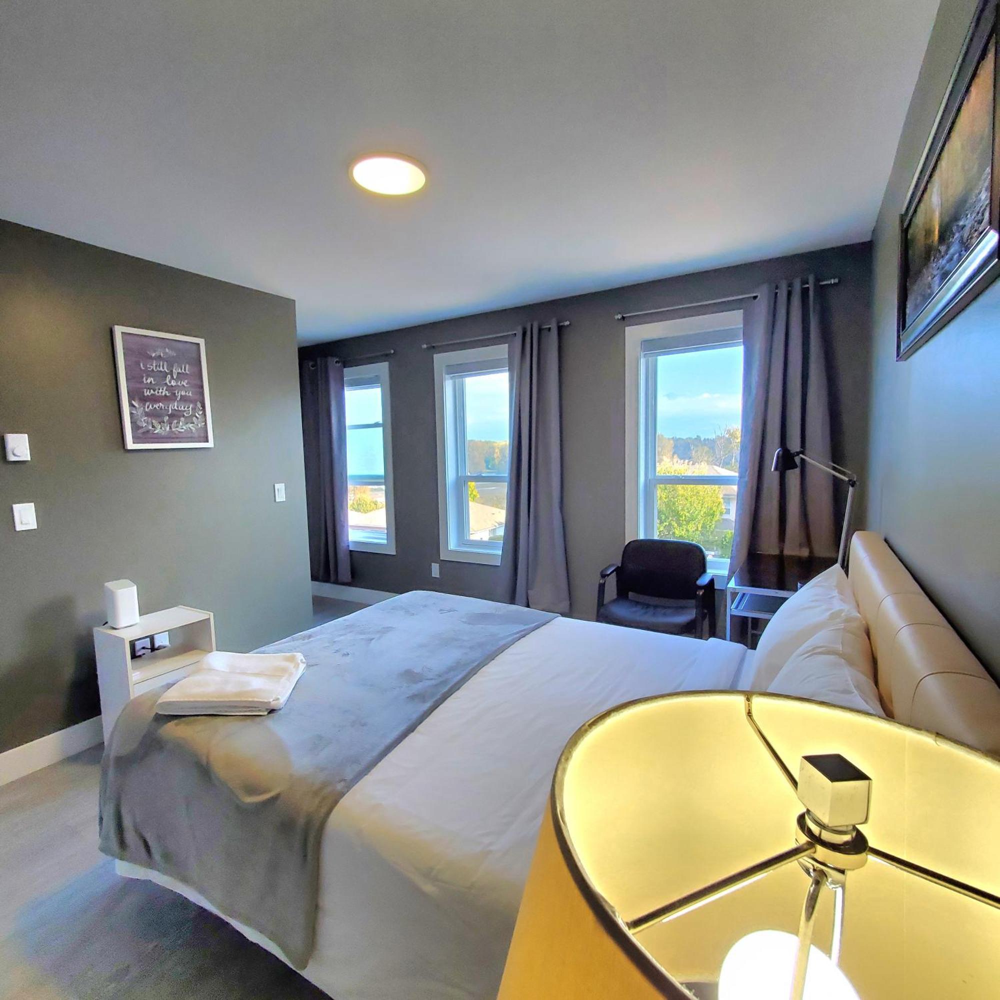 Mountain Retreat 3 Bedroom Garden House Near Heritage Park, Coliseum , Hwy 1, Fishing, Cultus Lake Chilliwack Room photo