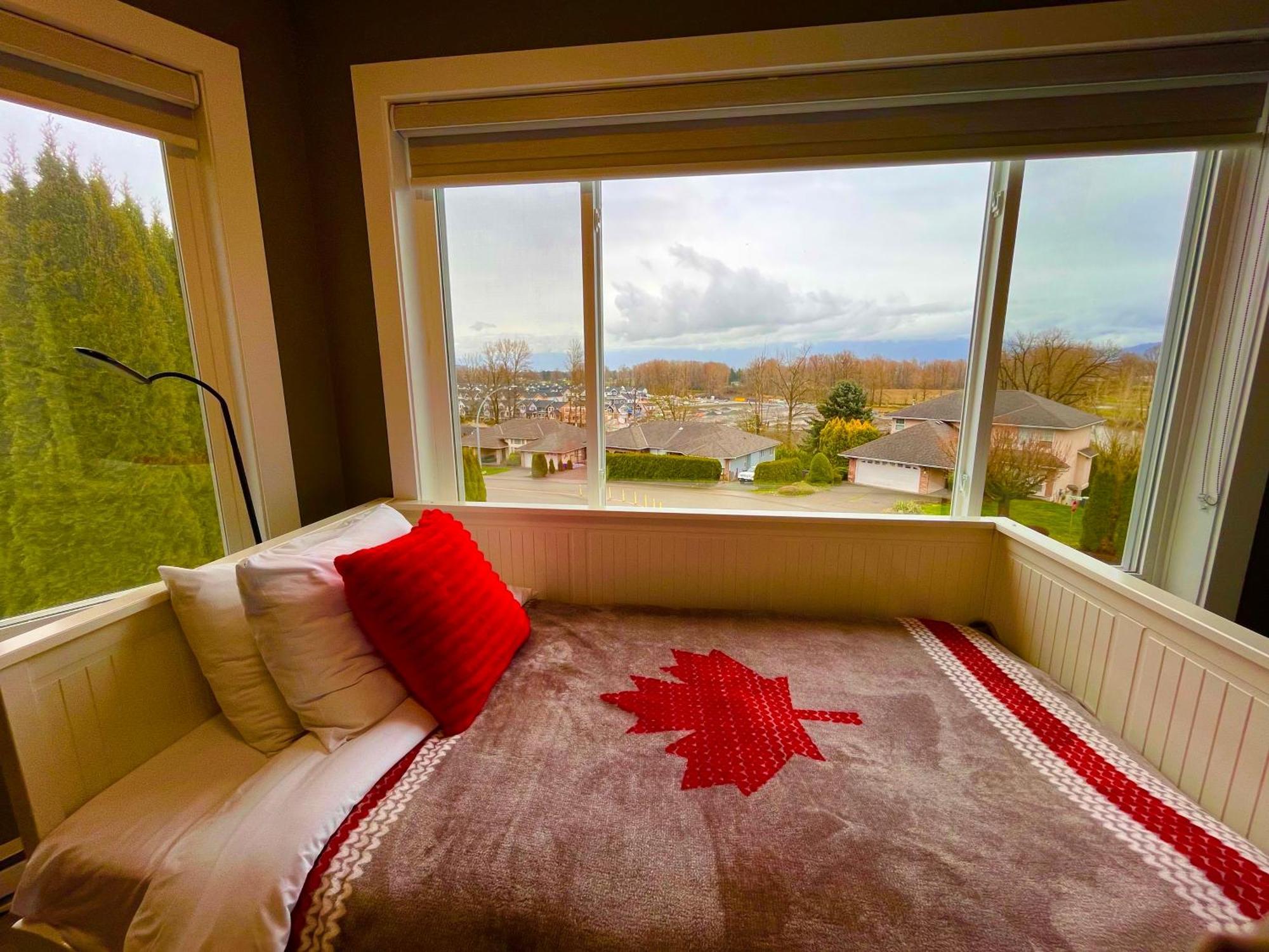 Mountain Retreat 3 Bedroom Garden House Near Heritage Park, Coliseum , Hwy 1, Fishing, Cultus Lake Chilliwack Exterior photo